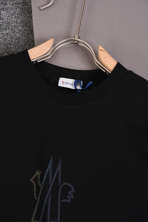 ブランドTシャツ背面デザイン